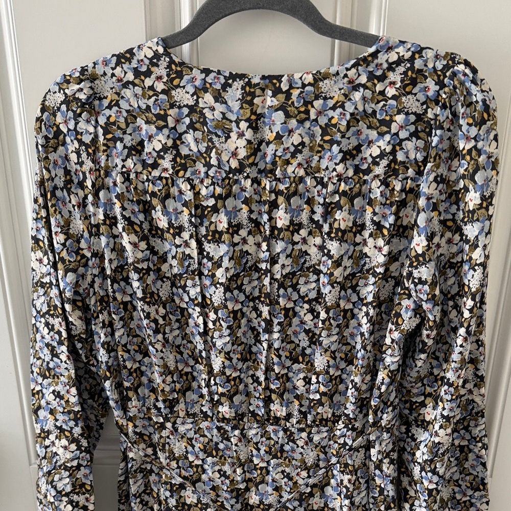 Levi's Multi Floral V‑Neck Button Midi Dress - Picture 9 of 12